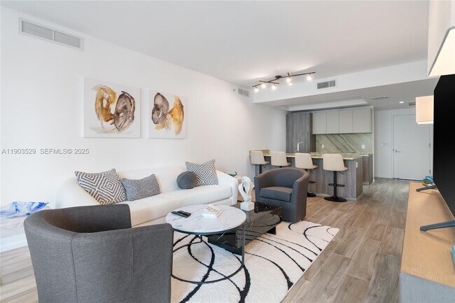 Building Photo - 801 S Miami Ave