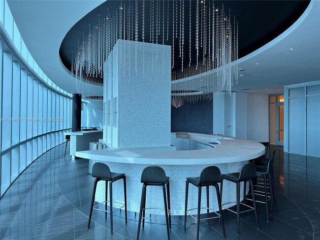 Building Photo - 851 NE 1st Ave