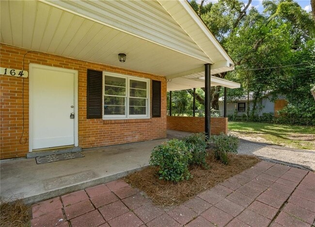 Building Photo - 164 June St