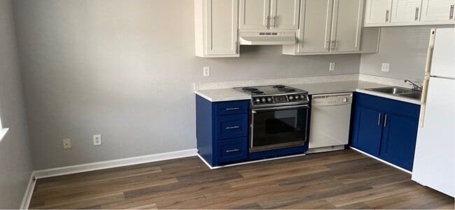 Building Photo - 1229 Continental Ct