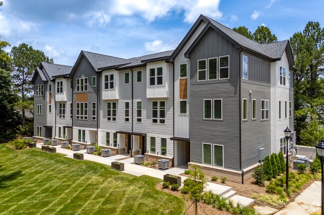 Building Photo - Ballantyne Townhomes at Elm