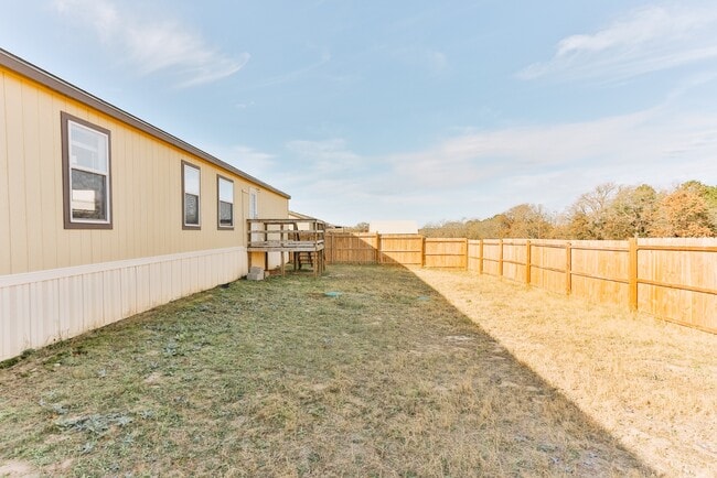 Building Photo - 15716 Country Way