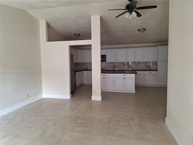 Building Photo - 4322 Woodstock Dr