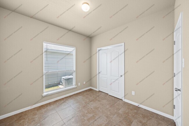 Building Photo - 7605 Hickman St