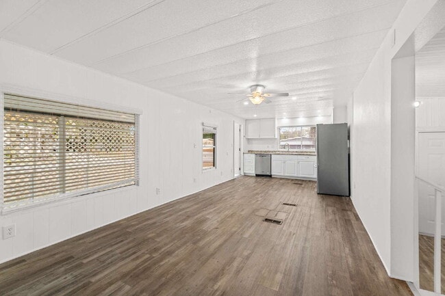 Building Photo - 2BR/2BA Manufactured Home in The Villages