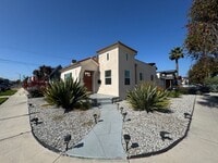 Building Photo - Beautiful Freshly Renovated 2bd 2ba House