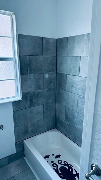 Bathroom - 4420 General Pershing St