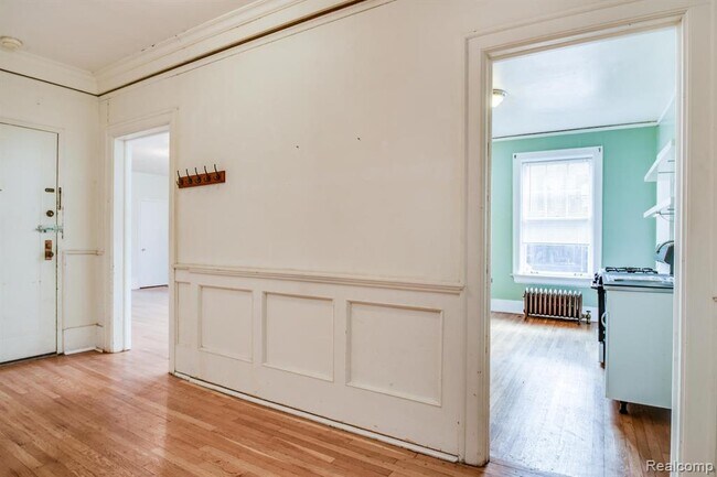 Building Photo - 1121 Van Dyke St