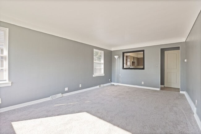 Building Photo - 2507 Prescott Ave