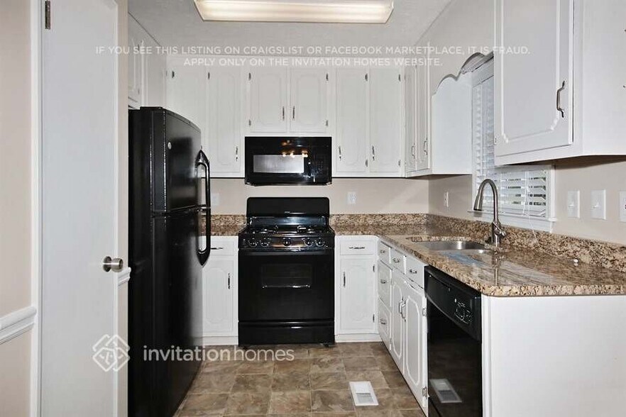 Building Photo - 166 Bluebird Dr