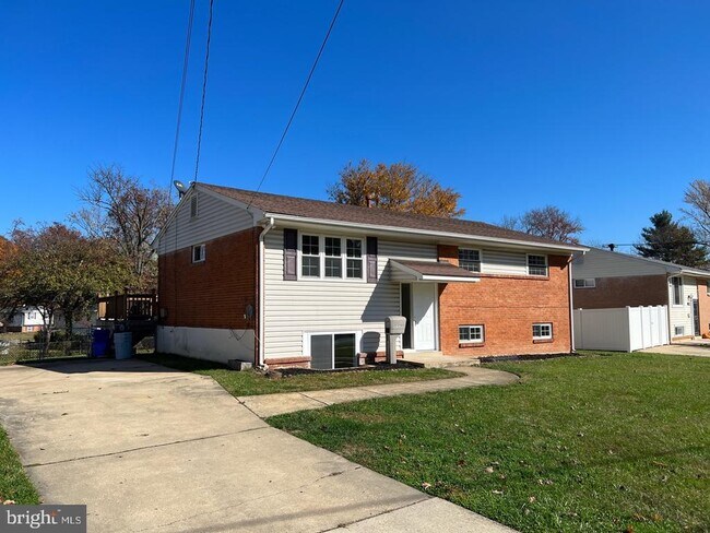 Building Photo - 14234 Chadwick Ln