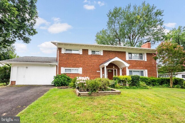 Primary Photo - 1602 Woodmoor Ln