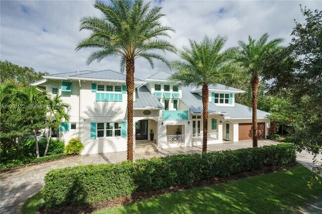 Building Photo - 545 SW Indianola St