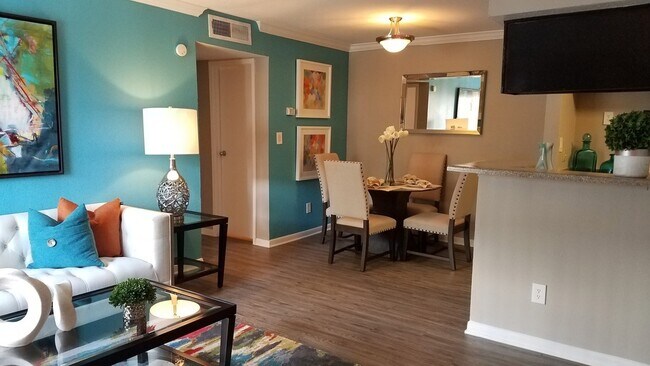 Building Photo - 10250 Lands End Dr