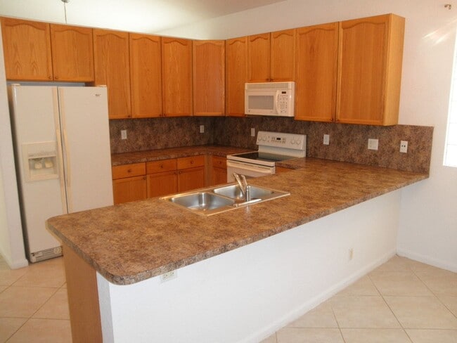 Building Photo - Sabal Lakes