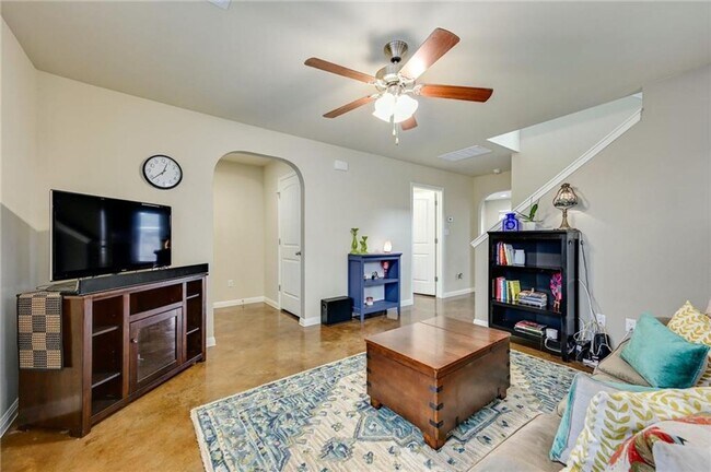 Building Photo - Beautiful Three Bedroom Home for Rent in Chaparral Crossing