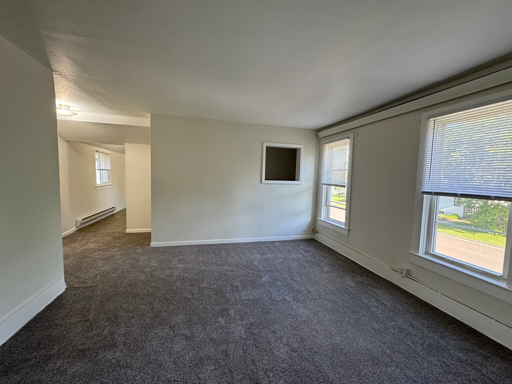 Building Photo - 1006 1/2 Therbrook St
