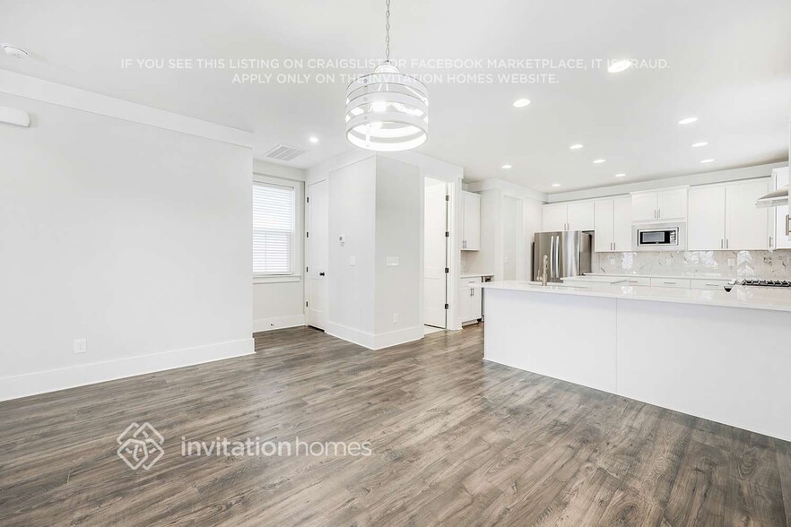 Building Photo - 244 Founders Ln