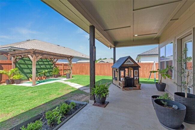 Building Photo - 8508 Glade Dr