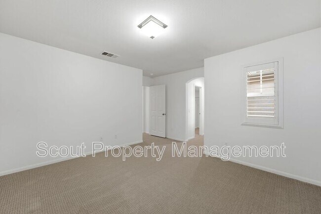 Building Photo - 40026 Somerville Ln