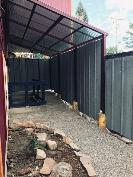 Building Photo - 2612 Borrego Dr