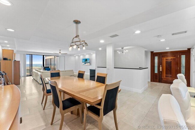 Building Photo - 2155 S Ocean Blvd