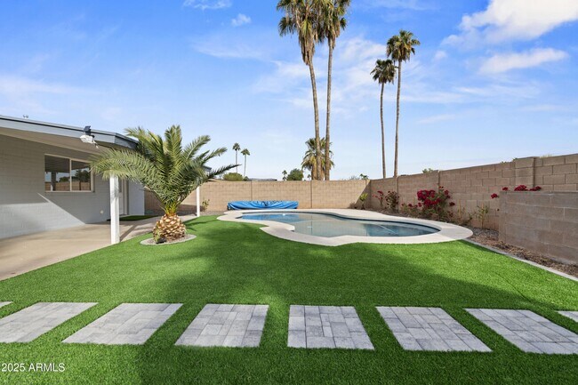 Building Photo - 11615 N 30th St