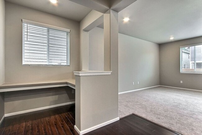 Building Photo - 3137 Gladiator St NE