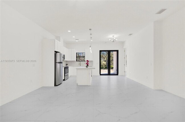 Building Photo - 68 Organ St