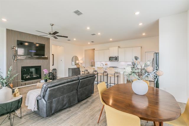 Building Photo - 2549 Birchcrest Dr