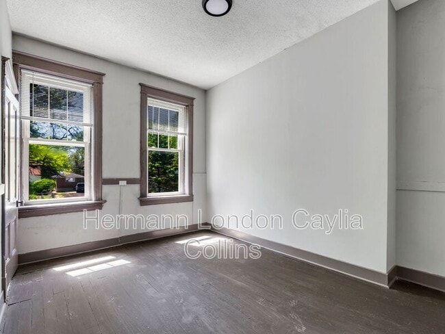 Building Photo - 214-216 W Steins St