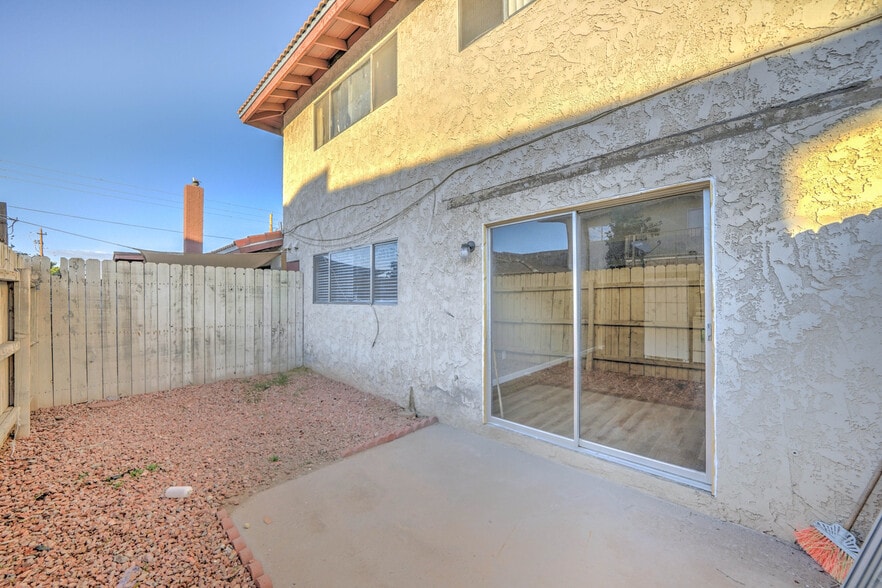 Building Photo - 5301 W Campbell Ave