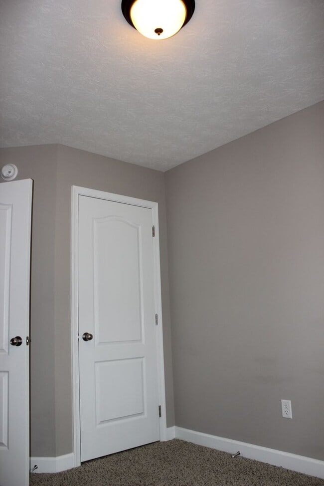 Building Photo - Cedar Point Townhouse for Rent!