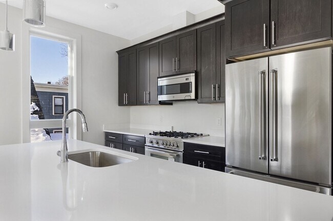 Primary Photo - 8 Harris St