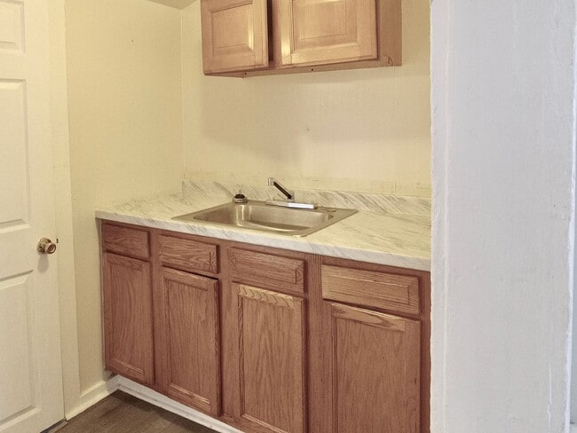 Primary Photo - Cozy 2 Bedroom Twin FOR RENT in Bridgeton ...