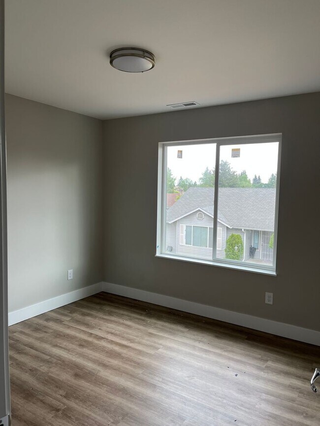 Building Photo - Modern Multi-Gen Living- Brand New