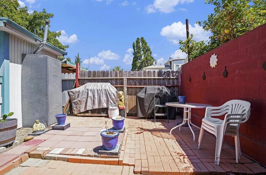 Building Photo - 2433 Buena Vista Ave
