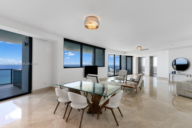 Building Photo - 18555 Collins Ave