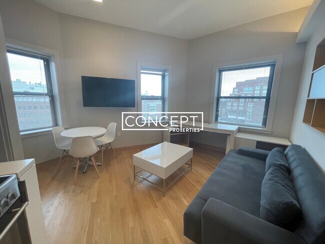 Building Photo - 115 Mt Auburn St