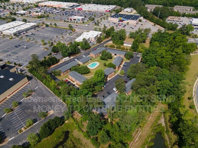 Building Photo - 5874 Century Oaks Dr