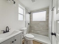 Building Photo - 905 74th St