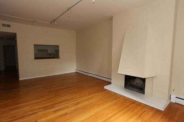 Building Photo - 1424 N Dearborn St