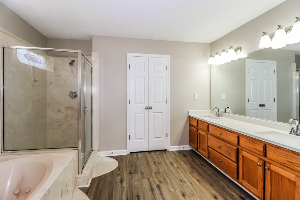 Building Photo - 1965 Abbott Cove