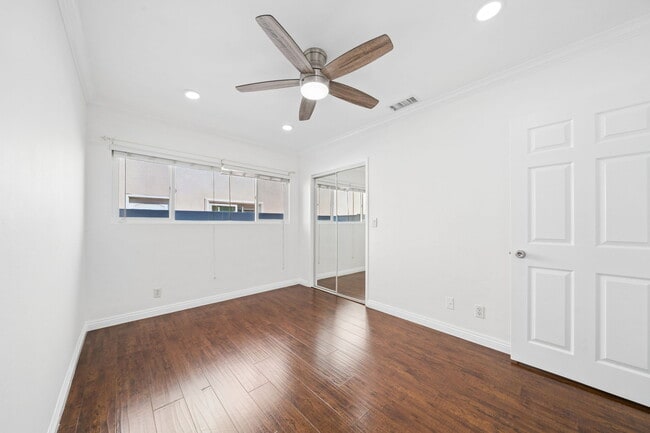 Building Photo - 2018 Plant Ave