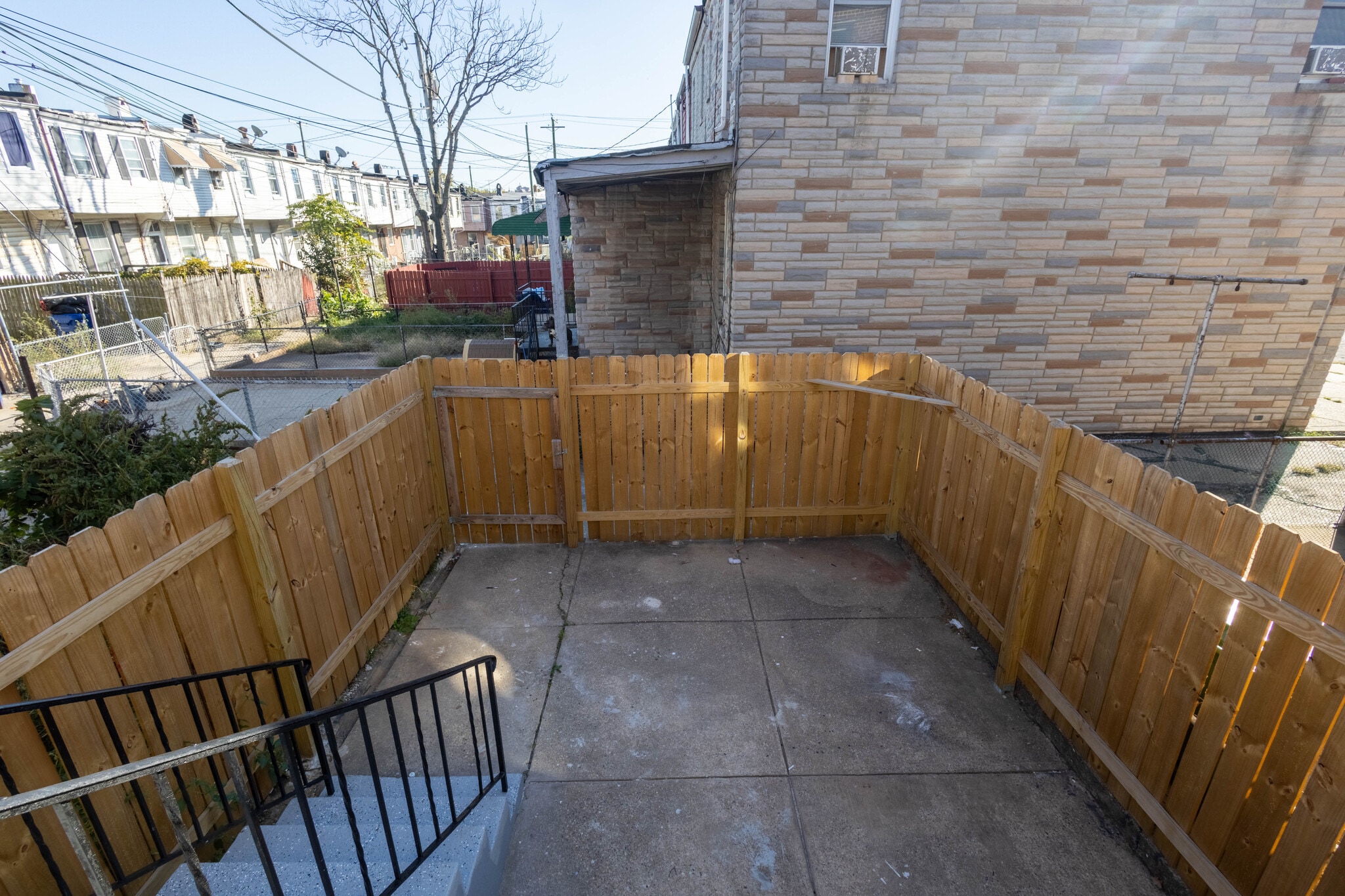 Building Photo - 3205 E Monument St