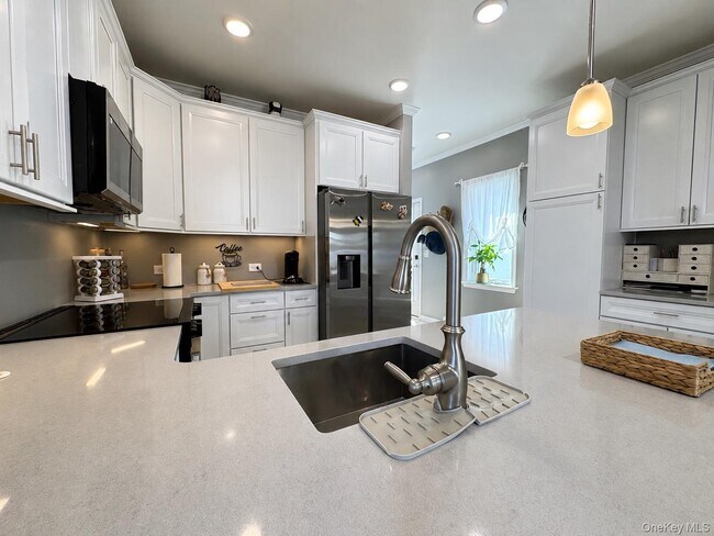 Building Photo - 119 Whittier Dr