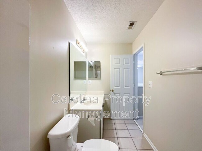 Building Photo - 217 Arlington Downs Blvd