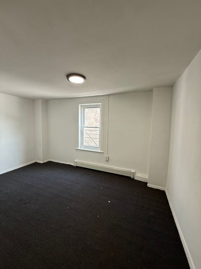 Building Photo - 295 Spring St