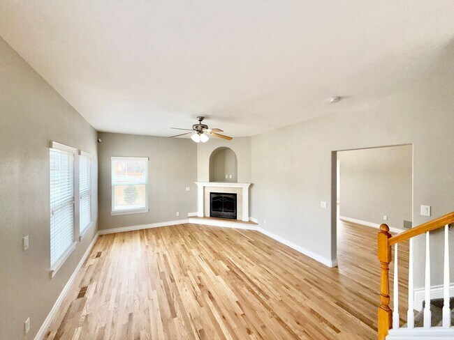 Building Photo - WELCOME HOME!