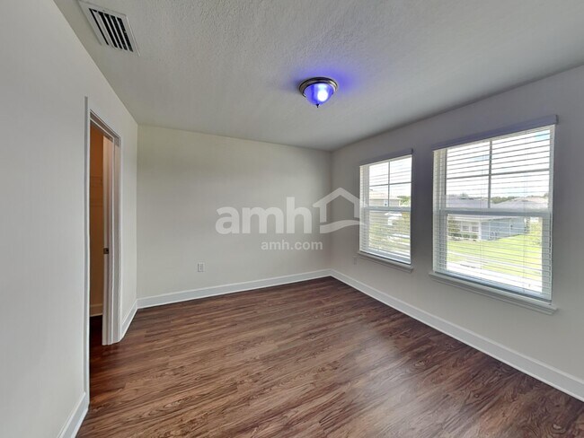 Building Photo - 413 Pine Terrace Dr